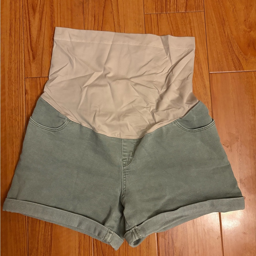 Liz Lange over the bump maternity shorts